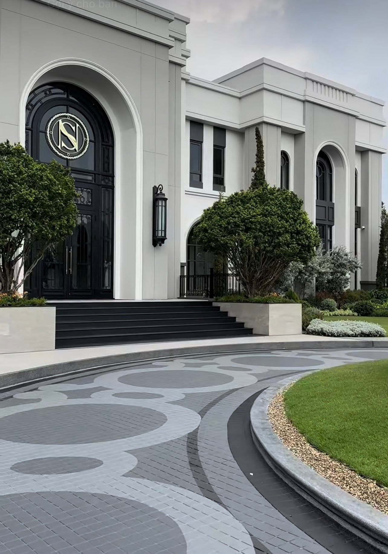 Luxury estate project image